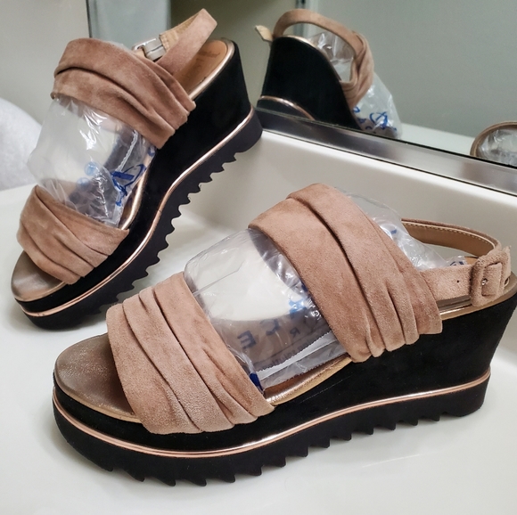 Luca Grossi Shoes - LUCA GROSSI Rigid Platform Wedge